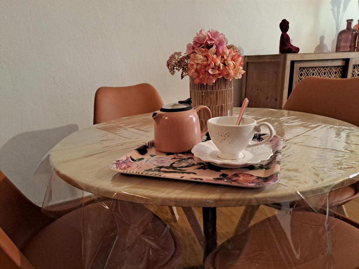 Pink Lady Daire Bergerac Dış mekan fotoğraf